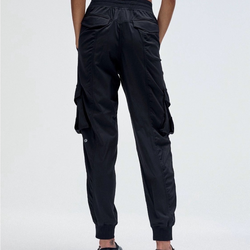 Lululemon Relaxed Fit Black Dance Studio Cargo Joggers S - Picture 2 of 13